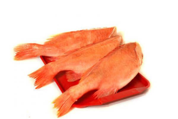 Rotbarsch, ganze Fische ohne Kopf, auf See tiefgekühlt, 350g pro Stück Rotbarsch, ganze Fische ohne Kopf, auf See tiefgekühlt, 350g pro Stück