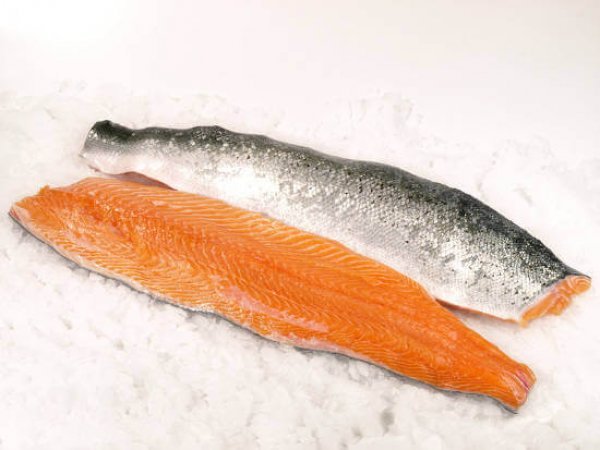 Lachsfilet Norwegen, naturbelassen, Vakuum verpackt, tiefgekühlt, ca. 1kg pro Stück